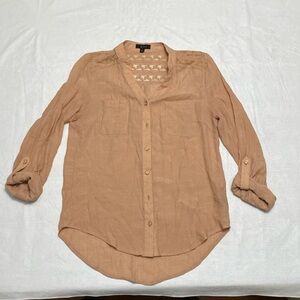 Tan Light-Weight blouse in good condition size small
